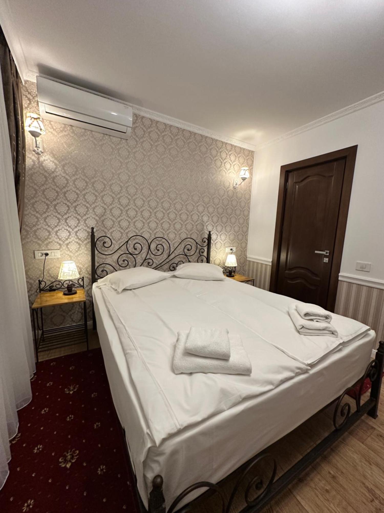 Hotel Boutique Cathedral Plaza Residences Room For Rent Downtown Bucureşti Eksteriør bilde